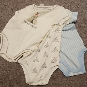 Never worn, still has hanger Set of 3 onesies